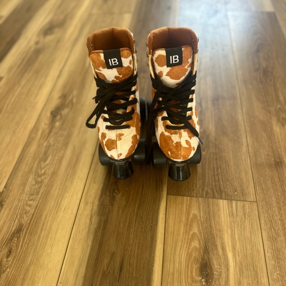 Intentionally blank whip it genuine calf hair roller skates size 36 women’s - Picture 3 of 11